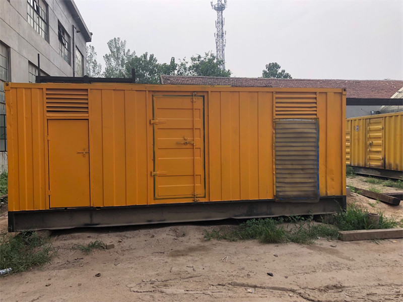 淮上发电机出租进行负载测试时，电瓶电量不足的具体判断标准是什么？